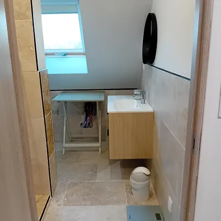 ホームステイ Chez Particulier *