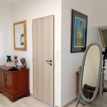 ホームステイ Chez Particulier Verneil-le-Chetif